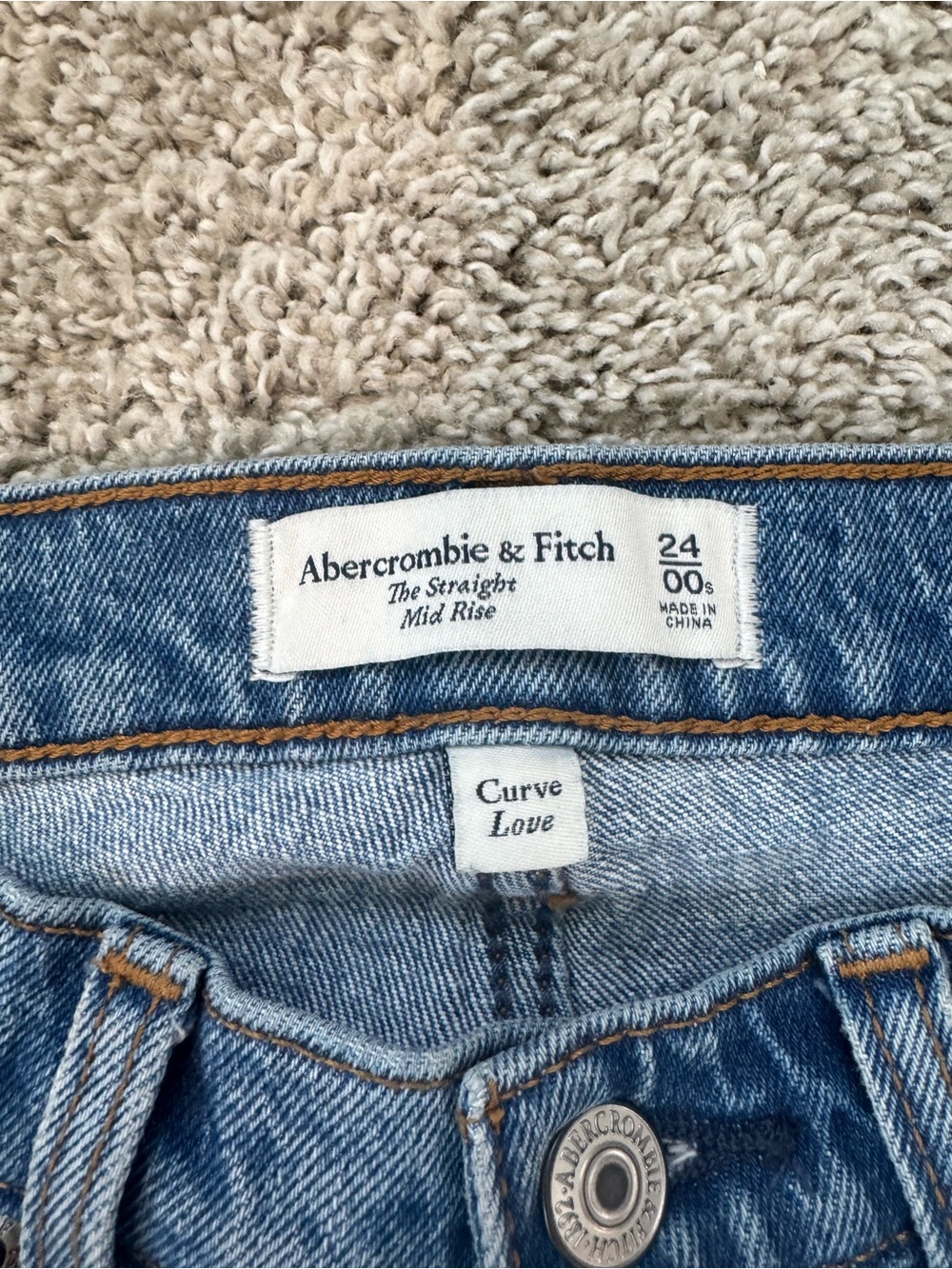 Abercrombie Mid Rise Straight Jeans - Picture 2 of 2